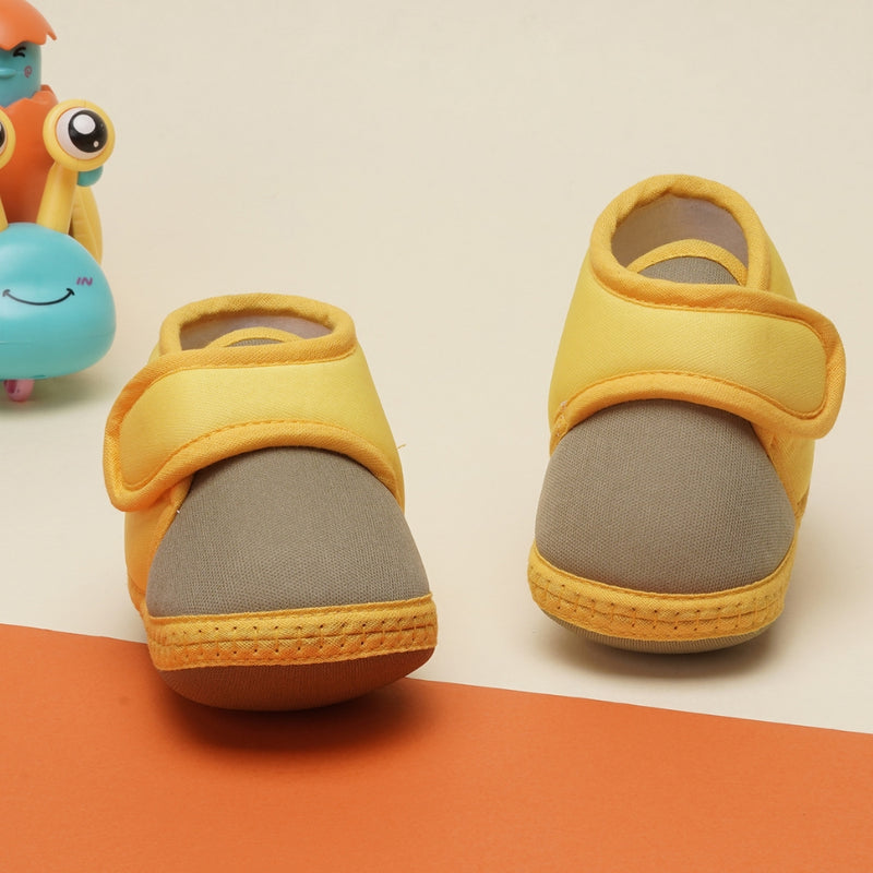 6 To 12 Months Baby Boys & Baby Girls Cute Soft Cotton Pre-Walker Sports Booties (Green,Yellow)