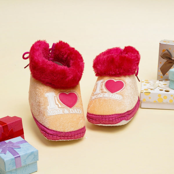 6 To 12 Months I Love Mom and Dad Print Velvet Booties