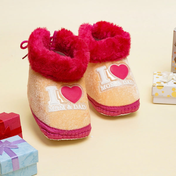 6 To 12 Months I Love Mom and Dad Print Velvet Booties