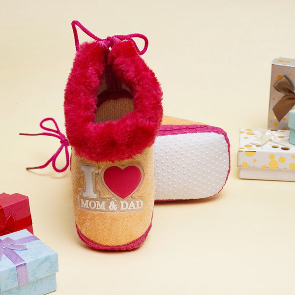 6 To 12 Months I Love Mom and Dad Print Velvet Booties