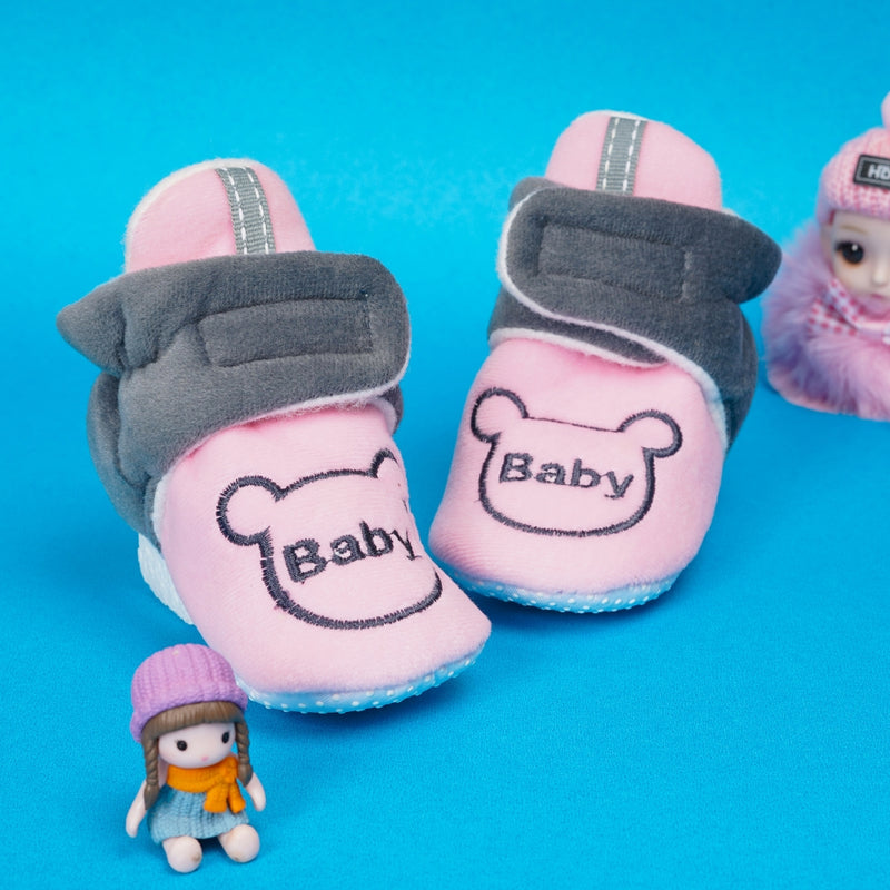 Baby Boys & Girls 6 To 12 Months Skin Friendly Animal Printed Velvet Velcro Booties