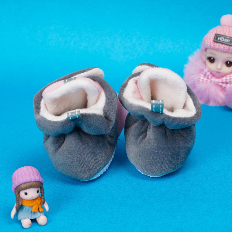 Baby Boys & Girls 6 To 12 Months Skin Friendly Animal Printed Velvet Velcro Booties