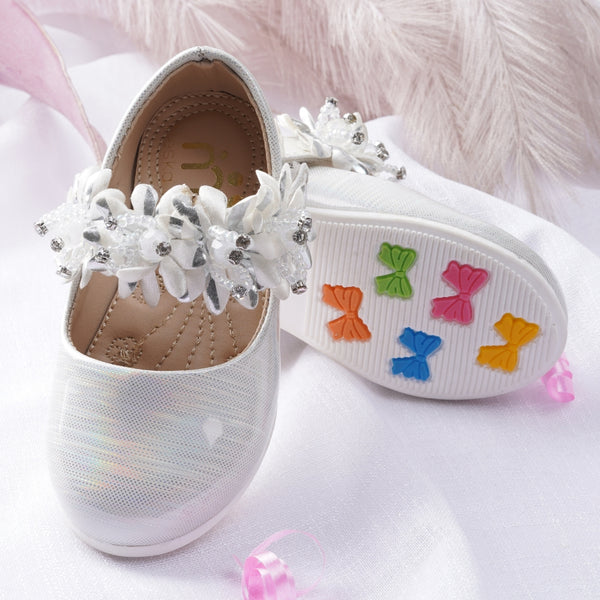 Neska Moda Girls Synthetic Leather Velcro Ballerinas/Belly Sandal (White)