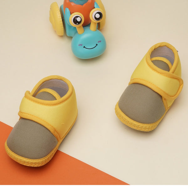 6 To 12 Months Baby Boys & Baby Girls Cute Soft Cotton Pre-Walker Sports Booties (Green,Yellow)
