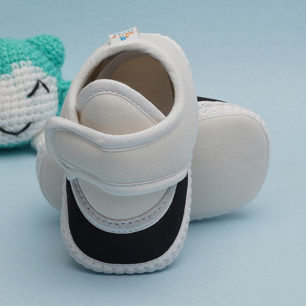 6 To 12 Months Pack Of 1 Baby Boys & Baby Girls Cotton Booties (White,Black)-BT4746