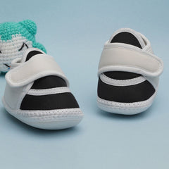 6 To 12 Months Pack Of 1 Baby Boys & Baby Girls Cotton Booties (White,Black)-BT4764
