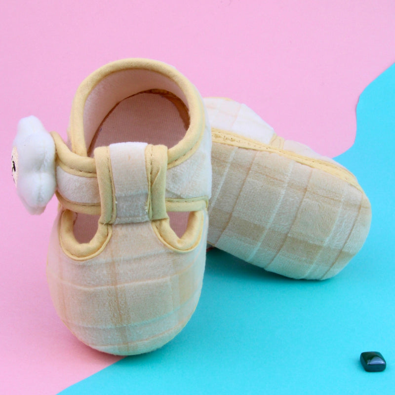 6 To 12 Months Pack Of 1 Baby Boys & Baby Girls Velvet Kids Shoe/Booties (Cream)-BT4902