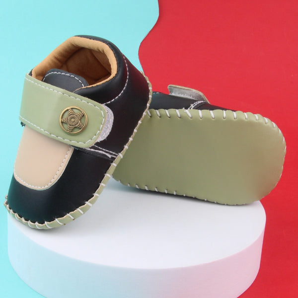 6 To 12 Months Baby Boys & Girls Star Booties (Green,Beige,Black)-BT5010