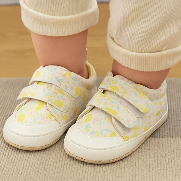Baby Unisex Synthetic Floral Velcro Booties (Cream)-BT5176