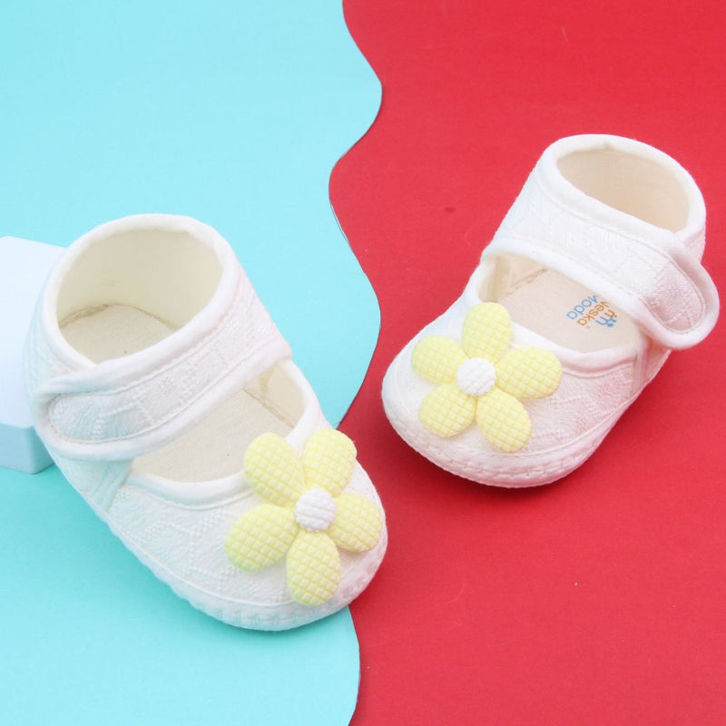 Baby Girls Flower Cotton Velcro Belly Booties (White,Yellow)-BT5241