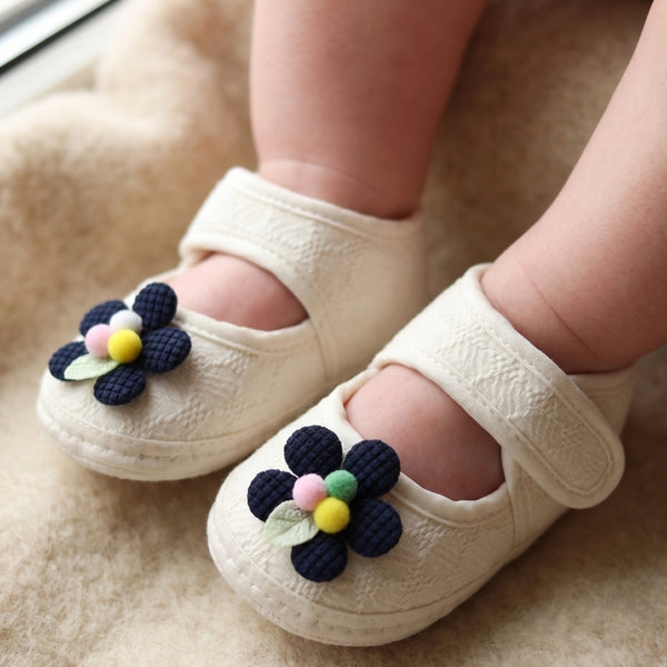 Baby Girls Cotton Floral White,Blue Velcro Belly Booties-BT5325