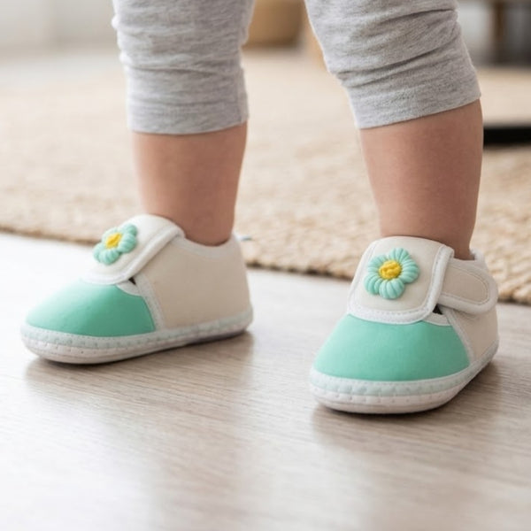 Baby Unisex Cotton Floral White,Green Velcro Booties-BT5352