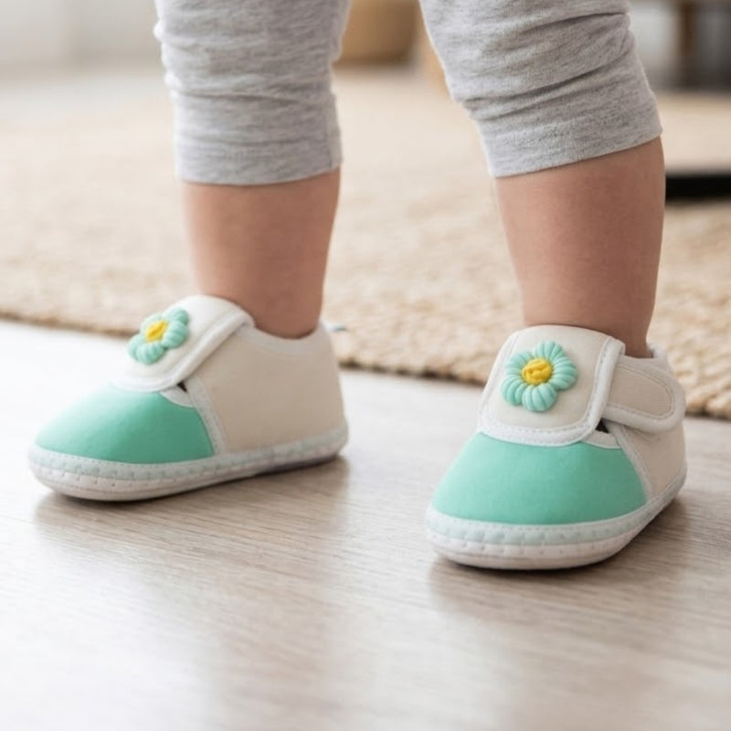 Baby Unisex Cotton Floral White,Green Velcro Booties-BT5352