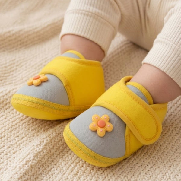 Baby Unisex Cotton Floral Grey,Yellow Velcro Booties-BT5405