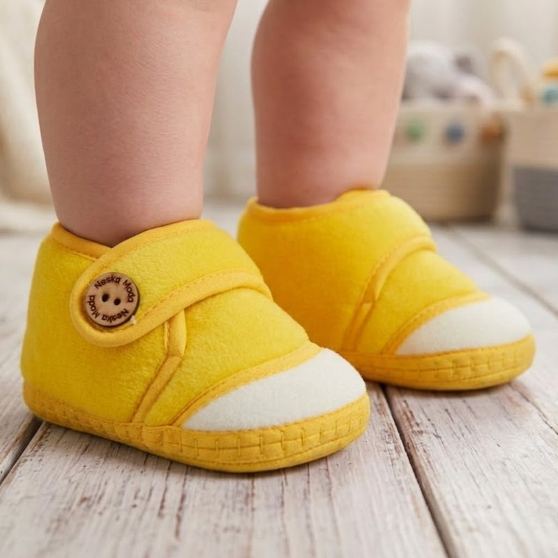 Baby Unisex Soft Velboa Yellow,White Velcro Booties-BT5415