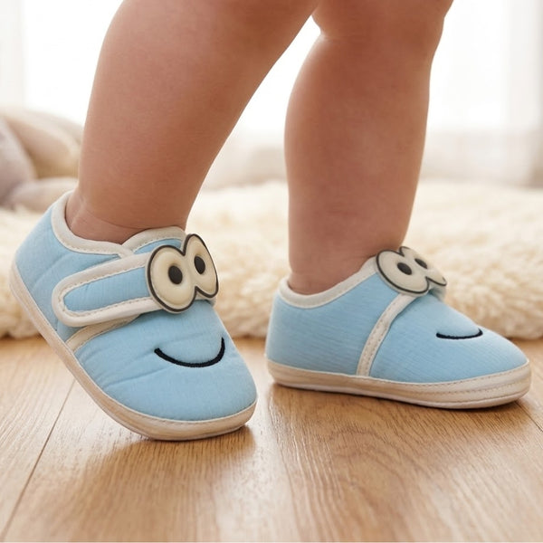 Baby Unisex Cotton Minions Smile Face Blue,White Velcro Shoe-BT5491