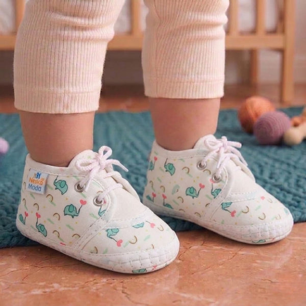 Baby Unisex Giraffe Printed Soft Cotton White,Green Lace Shoe Booties-BT5577