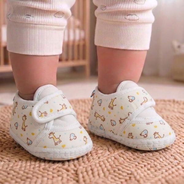 Baby Unisex Giraffe Printed Soft Cotton White,Yellow Velcro Shoe Booties-BT5581