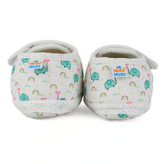 Baby Unisex Giraffe Printed Soft Cotton White,Green Velcro Shoe Booties-BT5582