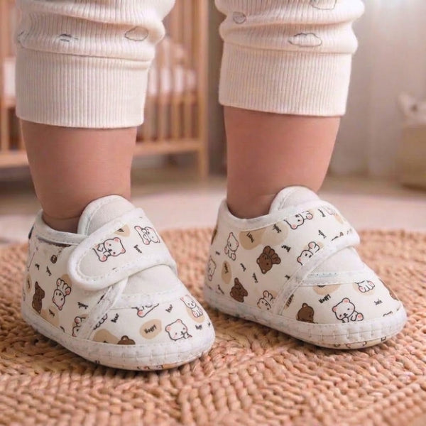 Baby Unisex Giraffe Printed Soft Cotton White,Brown Velcro Shoe Booties-BT5583
