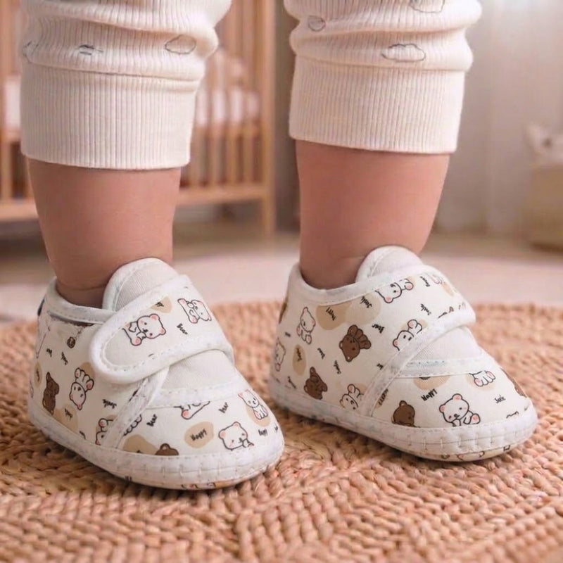 Baby Unisex Giraffe Printed Soft Cotton White,Brown Velcro Shoe Booties-BT5583