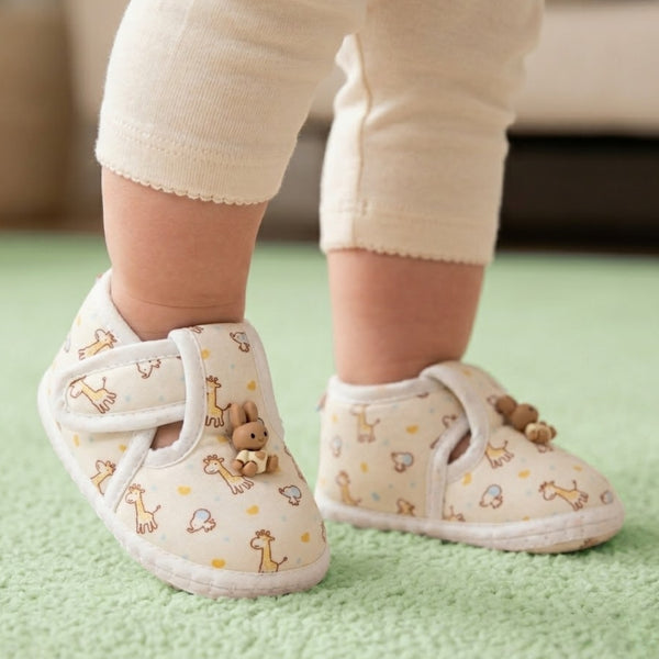 Baby Unisex Giraffe Printed Soft Cotton Rabbit Face Yellow,White Velcro Shoe Booties-BT5629