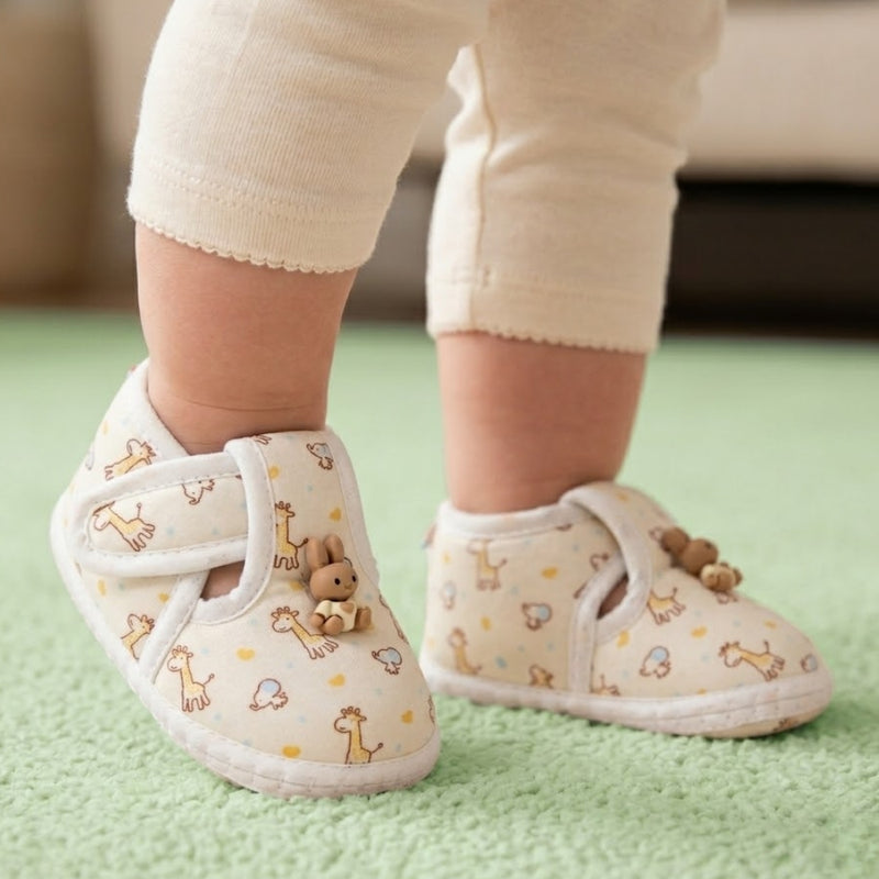 Baby Unisex Giraffe Printed Soft Cotton Rabbit Face Yellow,White Velcro Shoe Booties-BT5629